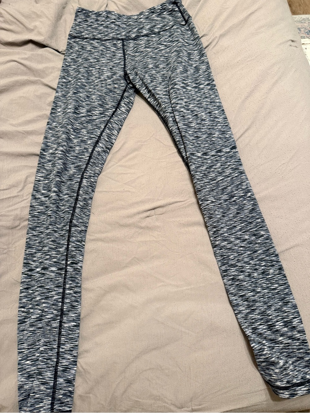 Lululemon Space Dye Gray Active Leggings - Performance Stretch